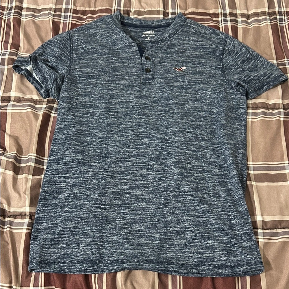 Hollister Men's Heathered Blue Shirt